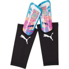 Puma Ochraniacze piłkarskie na golenie piszczele nagolenniki Puma Ultra Light Vol. Up niebiesko-różowe 30980 01 L